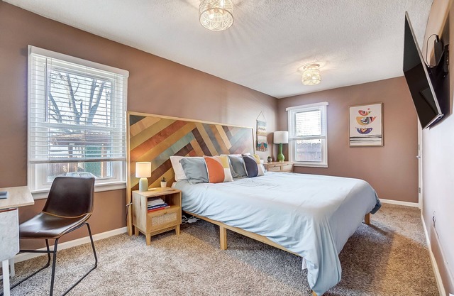 Bexley Area Home! King bed, Outdoor Oasis, near downtown Columbus & Airport