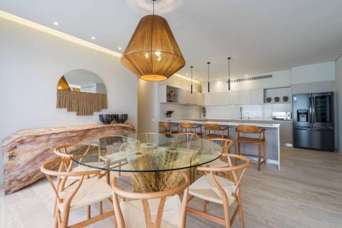 Beyond Amazing 3BD 2BR/Balcony