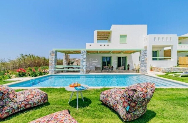 BH054 - C - Villa Naxos