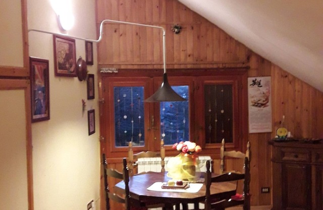 Apartment zwischen Pian De 'Valli und Campoforogna, nicht weit von den Skiliften entfernt.