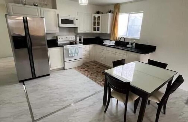 Big 2-Bedroom Ground Floor Suite