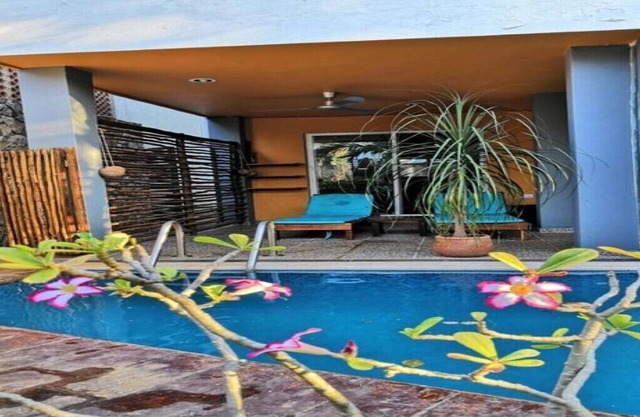 GROSSES UND SÜSSES HAUS MIT POOL - LA RÊVE