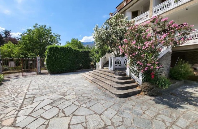 Big appartement - 9 guests - Air Conditionning and Courtyard