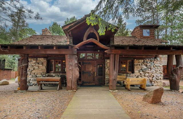 Big Bear Hideaway - Kodiak Kastle log cabin in Boulder Junction