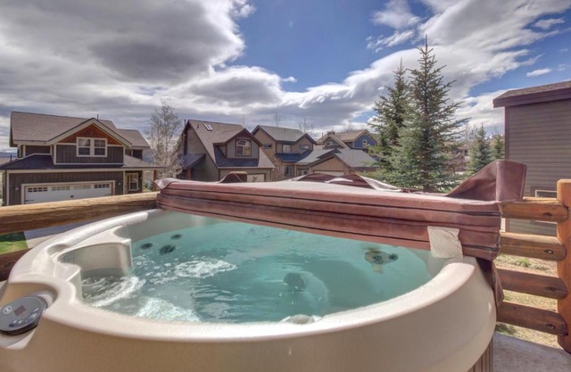 Big Bear Hollow House
