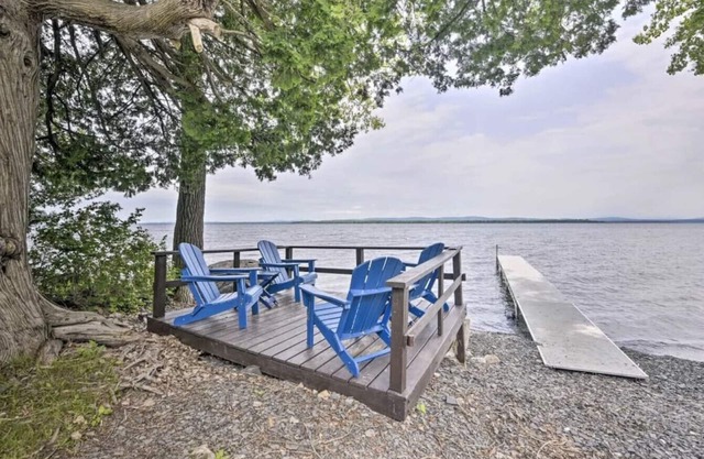 Big Camp · North Hero Lakefront: Just steps to the water!