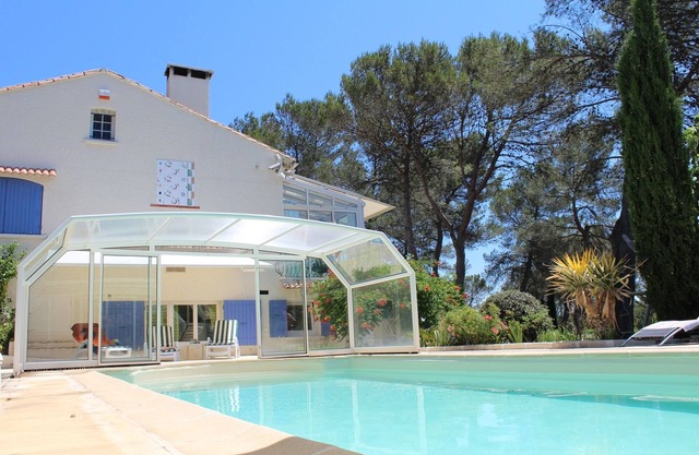 Große Villa mit Charme für 10 bis 12 Personen mit Schwimmbad (Nimes)
