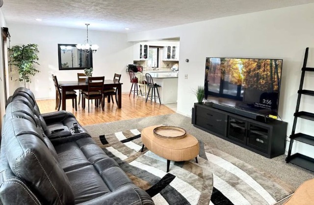 Big Discount! Grand Rapids Big & luxury home