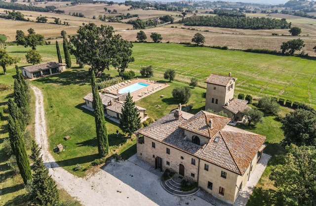Herrenhaus mit privatem Pool für bis zu 25 Personen