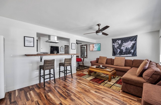Big family friendly space, 3 bedrooms near beaches!