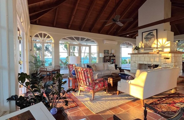 Big Hill - a luxurious haven that will not disappoint, View Sunrise, Dock
