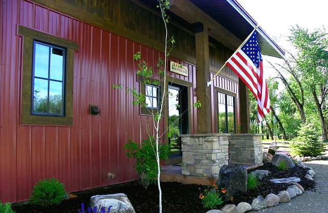 $ 149 Nacht - WENIGER ALS EIN HOTELZIMMER November-April BIG HOLE RIVER!