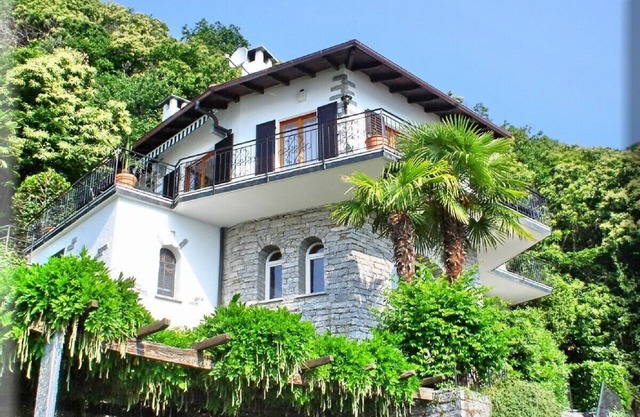 Ferienhaus in sonniger und ruhiger Lage mit phantastischem Panoramaseeblick