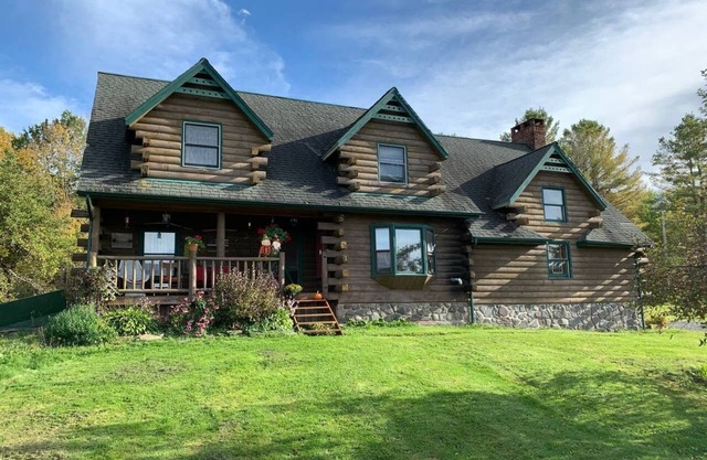 Big Hollow Log Cabin is just 4.5 miles from Windham Mountain Resort.