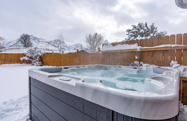 Big Home w/ Netflix, Hot Tub Near Town, Ski Resort