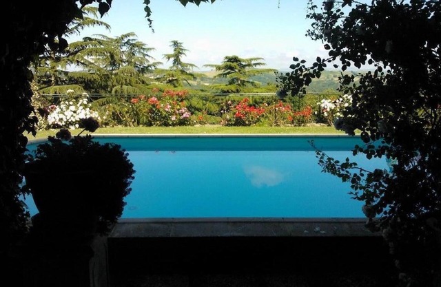 Villa mitten in der Natur mit Pool, 700 qm, 20 Minuten von Rom, mit Wächter