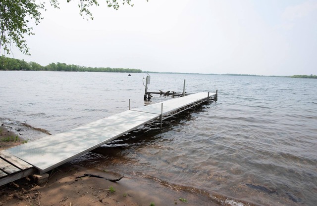 Big McDonald Cabin with Guest House