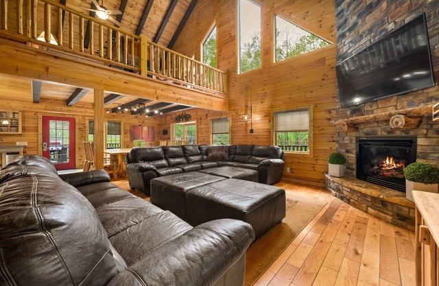 Abgeschieden ~ 4 Meilen zu Parks ~ Whirlpool ~ 3 große Decks ~ Next Weekend Preis reduziert