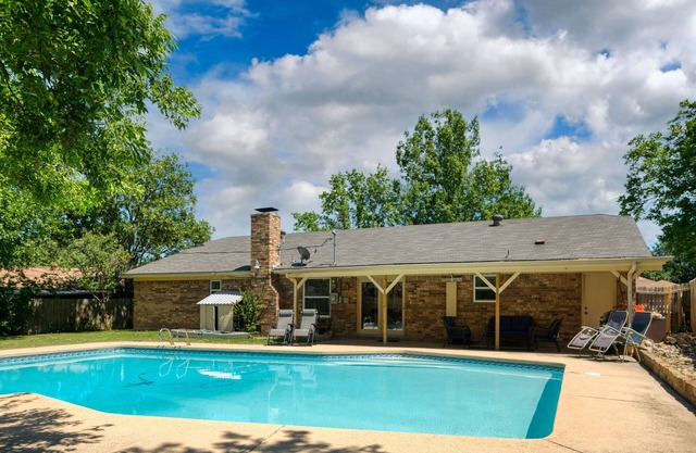 Big Saltwater Pool close to Tex Rail