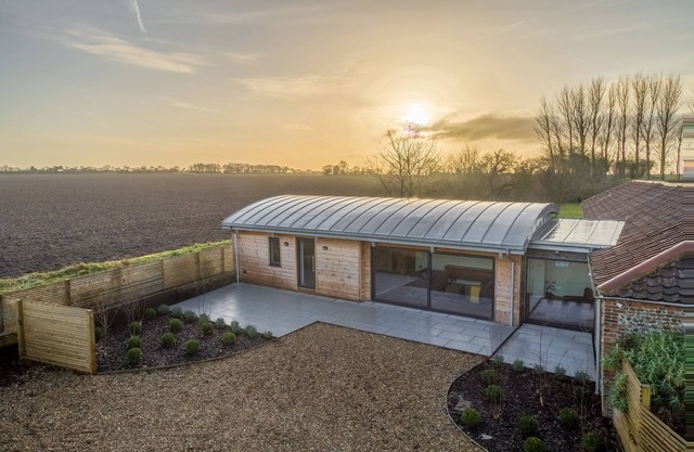 Big Sky Barn - a beautiful barn conversion sleeping 4 guests in 2 bedrooms