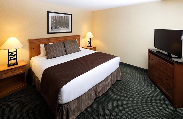 Big Sky Getaway! Comfy Unit Near Glacier National Park, Pets Allowed!