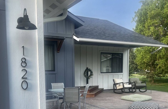 Big Sky Park and Fort Missoula Regional Park Home! Walking distance to both!