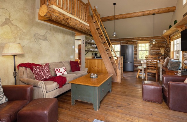 Cowboy Heaven Cabin 15 Rustic Ridge