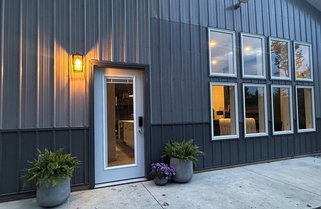 Big Wolf Barn: Where Big Groups Have Big Fun, Lakegfront in Jackson, MI.