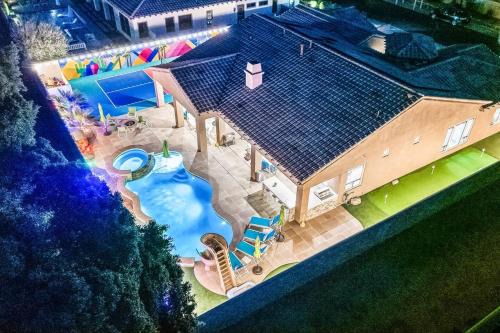 BigBiggie with Waterslide and 100k Game Room