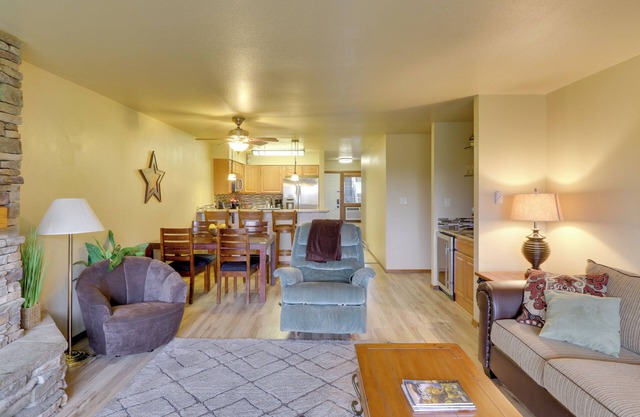 Bigfork Condo w/ Hot Tub Access, By Lake!