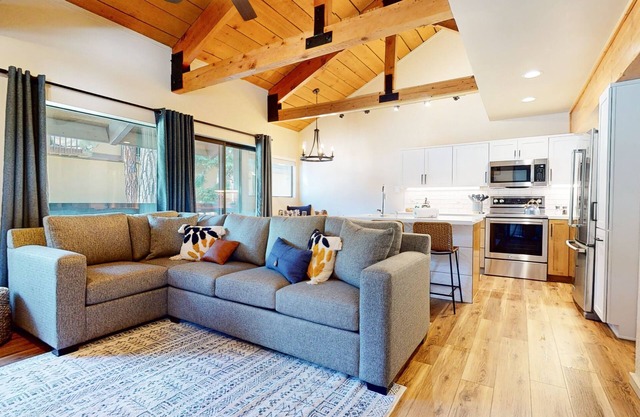 Bigwood #45 (2-Bedroom Condo) with Pool by RedAwning