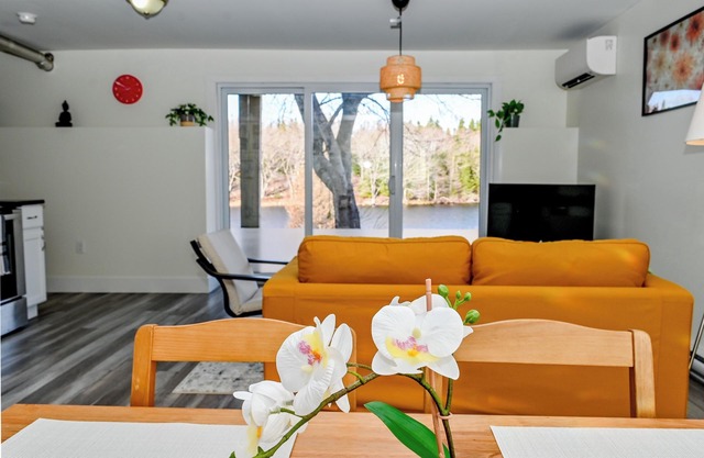 Bike, Hike, Relax – Cozy Riverside Stay Near BLT & Bluff Trails