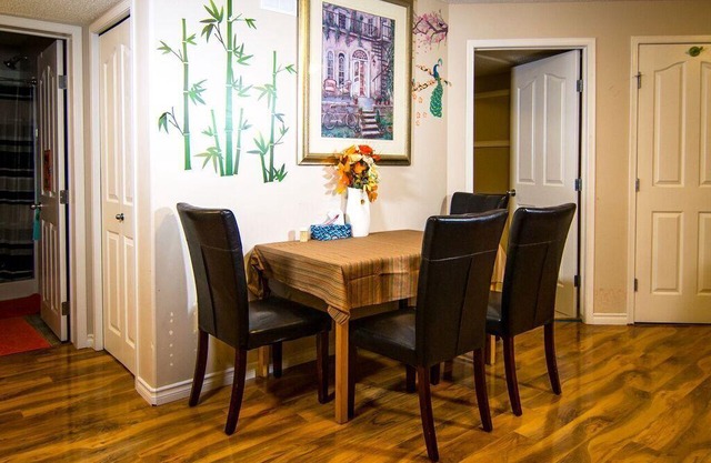 Bilevel house Furnished Basement suite ready to stay