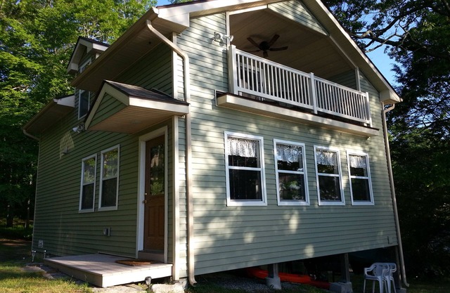 Billings Lake Waterfront Cottage