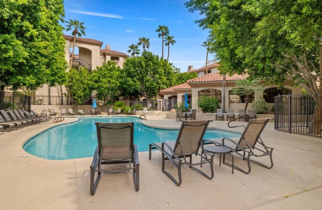 Cozy Phoenix Condo W/ Pool!