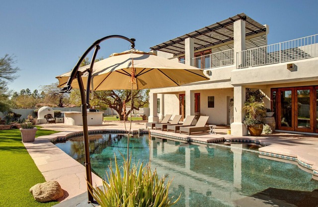 Biltmore Private 5 Bedroom Villa With Hot Tub & Heated Pool