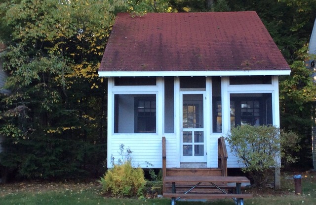 Birch Cottage-Private Beach-Pets Welcome - Round Table Lodge, Sebago, Maine