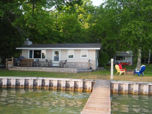 Birch Shores Resort - The Aspen Cottage
