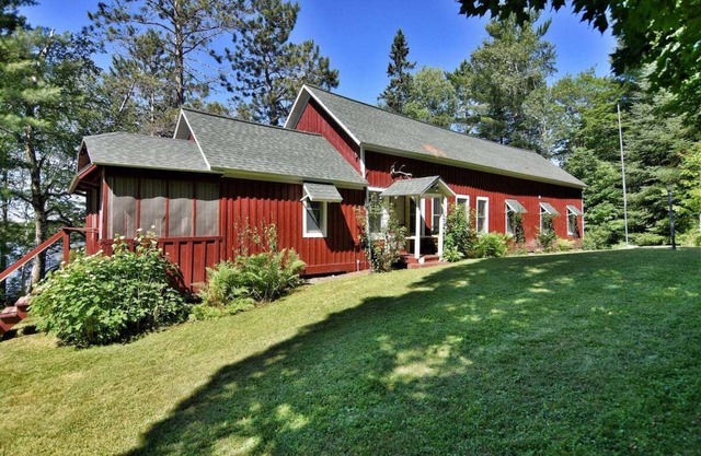Birchwood Cabin on Dells Lake between Clam Lake and Lake Namakagon