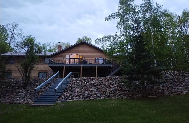 Birchwood Haven-Wooded Lakefront Cabin Retreat on Big Chetac Lake, Birchwood WI