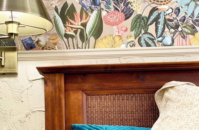 Bird-of-Paradise Studio: peaceful + easy parking