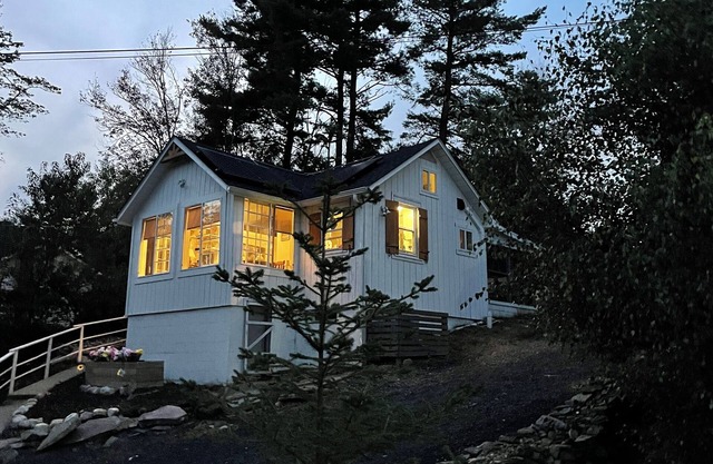 Bird Songs, Come Listen Awhile – Perfect for Remote Work & Weekend Getaways