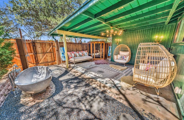 Birds Eye View | Elevated Escape with Red Rock Views