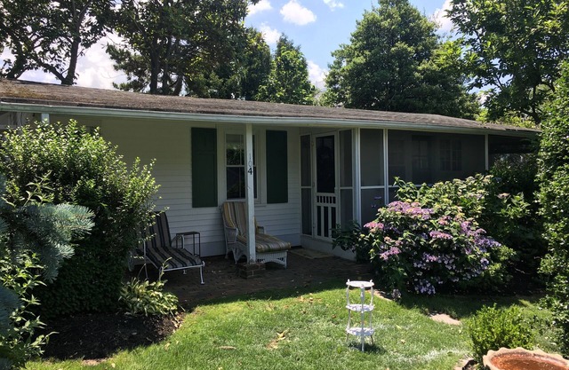 Birdsong Cottage at The Ridgewood House - Private yard, walk to beach - Sea Girt