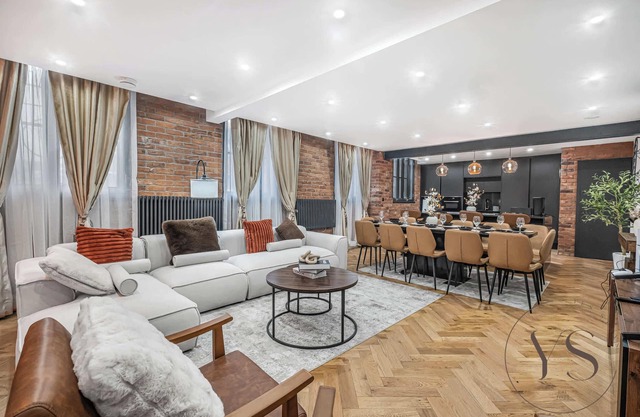 Birmingham 5BR Cosy Apartment - Wi-Fi + Games