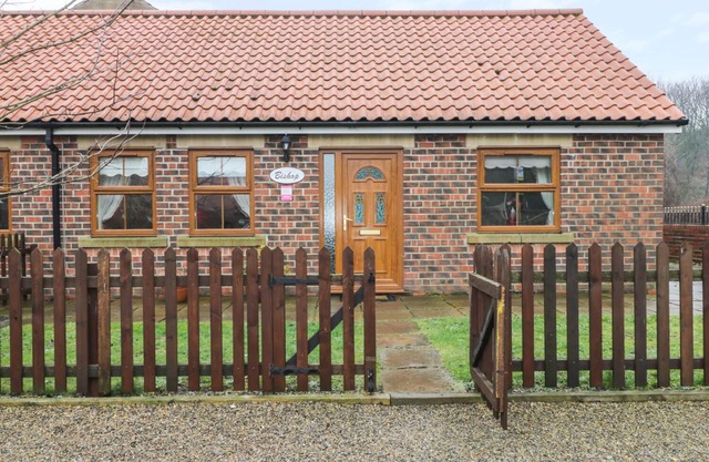 Bischofshaus, SKINNINGROVE
