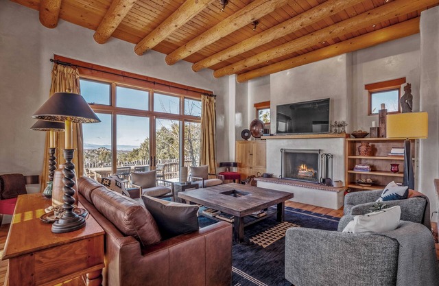Bishop's Lodge Villa 11F | Luxe Retreat