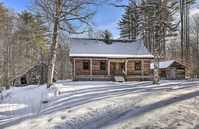 Black Bear Lodge: A Rural White Mtns Retreat