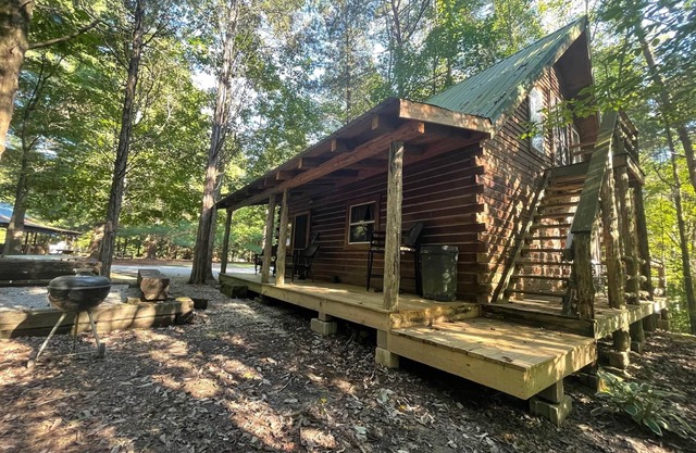 Black Bear Lodge, Twin Lakes Country Cabins