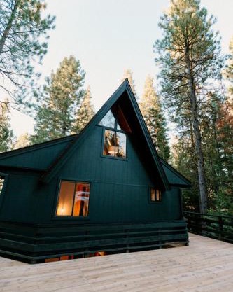 Black Butte Ranch Modern A-Frame Retreat, sleeps 8